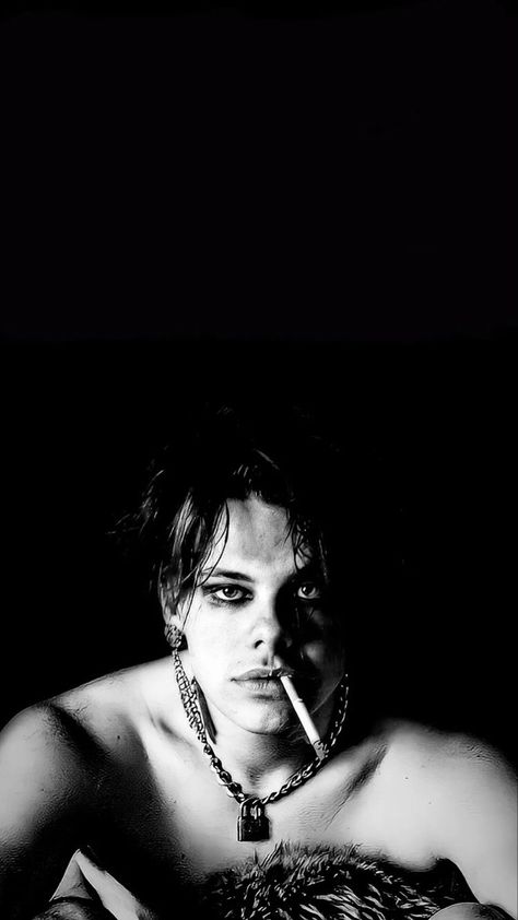 Dominic Harrison Wallpaper, Yungblud 2023, Yungblud Photoshoot, Yungblud Wallpaper Iphone, Yungblud Aesthetic Wallpaper, Yungblud Aesthetic, Yungblud Wallpaper, Emo Princess, Dominic Harrison