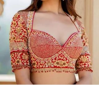 Front neck design Red Designer Blouse, Blouse Front Neck, ब्लाउज बैक नेक डिजाइन, Front Neck Design, Lengha Blouse Designs, Vintage Prom Dresses, Latest Blouse Designs Pattern, New Saree Blouse Designs, Latest Model Blouse Designs