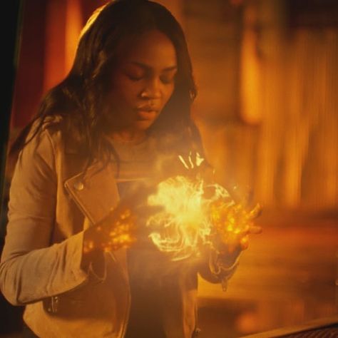 Watch the NEW EPISODE of #BlackLightning airing tonight on @theCW to see who is gonna get messed up by this ball of electricity😂🔥 Black Lightning Tv Show, Descendants 2 Uma, Jennifer Pierce, Lightning Powers, Supergirl 2015, Black Lighting, Anne Mcclain, China Anne Mcclain, China Anne