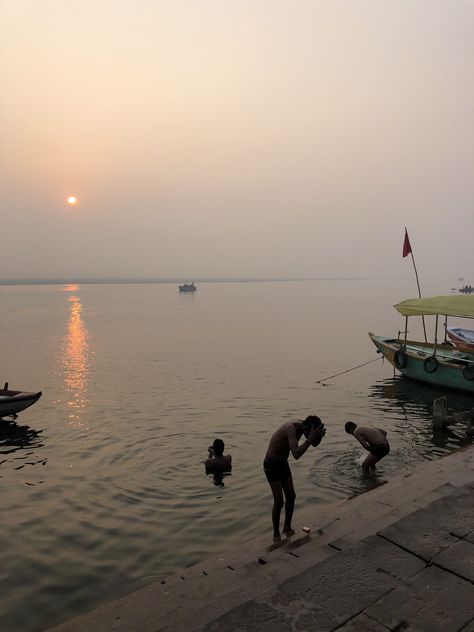 Ganga River Aesthetic, River Aesthetic, Ganga River, Travel India, Ganesha Pictures, Varanasi, India Travel, Hd Images, Ganesha