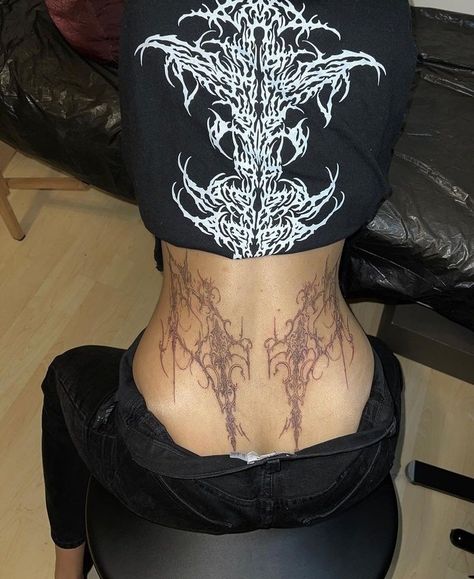 Back Tattoos Grunge, Backpiece Tattoo, Female Belly, Waist Tattoos, Sigil Tattoo, Sharpie Tattoos, Stomach Tattoos, Stylist Tattoos, Small Hand Tattoos