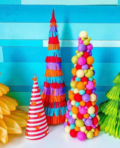 Bright Coloured Christmas Decorations, Maximalist Christmas Decor Diy, Bold Christmas Decor, Bright Christmas Decor, Colorful Christmas Decorations, Rainbows Christmas, Merry Bright Christmas, Christmas Mantle, Bright Christmas