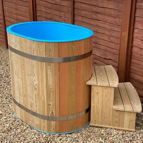 Diy Ice Bath, Scandinavian Cabins, Ice Bath Tub, Sauna House, Bath Cleaning, Diy Swimming Pool, Sauna Design, Ice Bath, Wooden Steps