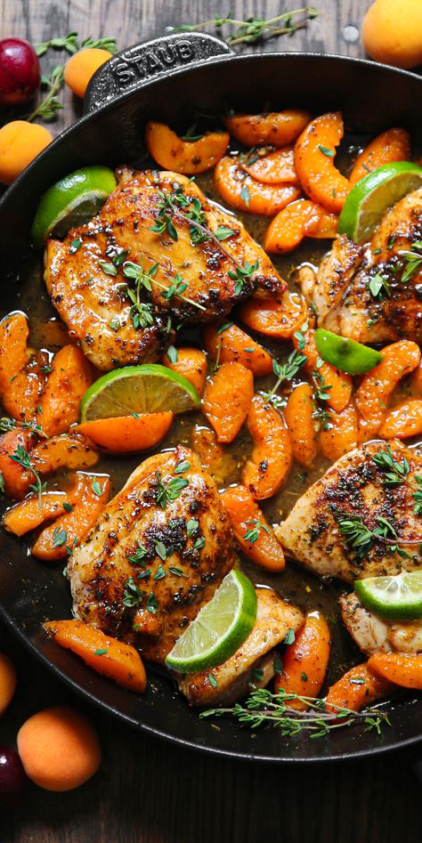 Chicken with Apricots and Honey-Lime Sauce, garnished with lime slices - in a cast iron skillet. Chicken With Apricots, Apricot Chicken Recipes, Eat More Chicken, Apricot Recipes, Apricot Chicken, Lime Sauce, Savory Chicken, Honey Lime, One Pan Meals