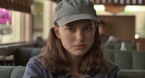 Definitive Natalie Portman Movies Natalie Portman Anywhere But Here, Natalie Portman Movies, Medium Close Up, Anywhere But Here, Elena Ferrante, Best Actress Award, Susan Sarandon, 90s Movies, Best Movies