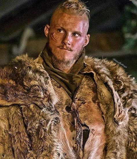 Bjorn  . . #björn #bjorn #bjornironside #history #historyvikings #historychannelvikings #lothbrok #viking #ragnarok #norse #pagan #historyvikings #vikings #norse #lothbrok Bjorn Vikings, Ivar Vikings, Ragnar Vikings, Vikings Season 4, Vikings Travis Fimmel, History Channel Vikings, Ragnar Lothbrok Vikings, Vikings Show, Viking Character