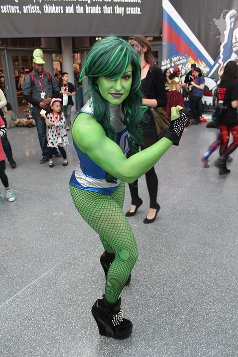 #Cosplay: She-Hulk by Echo Endless by ECHOENDLESS on deviantART She Hulk Costume, Female Hulk, She Hulk Cosplay, Hulk Costume, Comic Convention, Fantastic 4, Character Makeup, Best Cosplay, Hulk