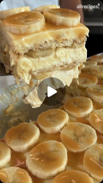 Allrecipes on Instagram: "Salted Caramel Banana Ritz AKA your new favorite no-bake recipe. The buttery crackers paired with the salted caramel balance this dessert deliciously well. 🍌

🧑‍🍳: Renu Dhar
📸: @guacmylife
🎤: @nicolemcmom

#saltedcaramel #bananapudding #ritzcrackers" Banana Ritz Icebox Cake, Caramel Banana Pudding, Banana And Caramel Desserts, Ritz Salted Caramel Icebox Cake, Salted Caramel Banana Ritz, Salted Caramel Banana Pudding, Salted Caramel Bread Pudding, Recipes Using Cream Cheese, Banana Pudding Cookies