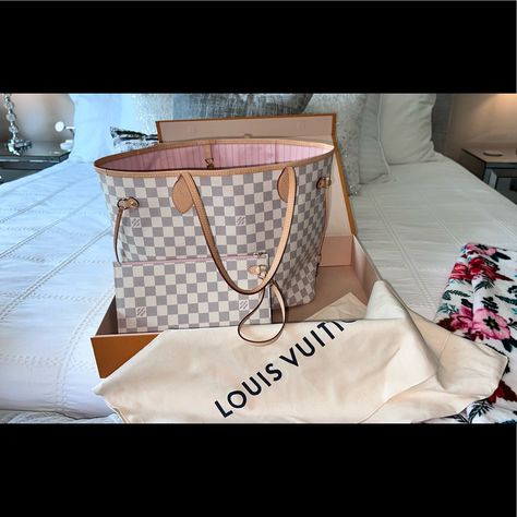 Only Used Once. Item Is Authentic With Tags And Box. Item Looks To Be Dark Inside As It Is Just Fuzzy’s From An Insert To Protect Lining Just Needs Link Rolled. Price Is Firm. Louis Vuitton Handbags Speedy, Real Louis Vuitton, Pretty Items, Authentic Louis Vuitton Bags, Louis Vuitton Neverfull Monogram, Handbag Essentials, Designer Purses, Bag Stand, Neverfull Mm