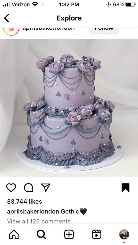 Purple Sweet 16, Bolo Vintage, Sweet Sixteen Cakes, Purple Cakes Birthday, Royal Cakes, Cake Piping, Purple Cakes, 16 Cake, Sweet 16 Cakes