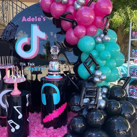 Birthday Tiktok, Tiktok Party, 33 Birthday, 33rd Birthday, Balloon Backdrop, Tick Tock, 9th Birthday, Balloon Arch, Balloon Decorations