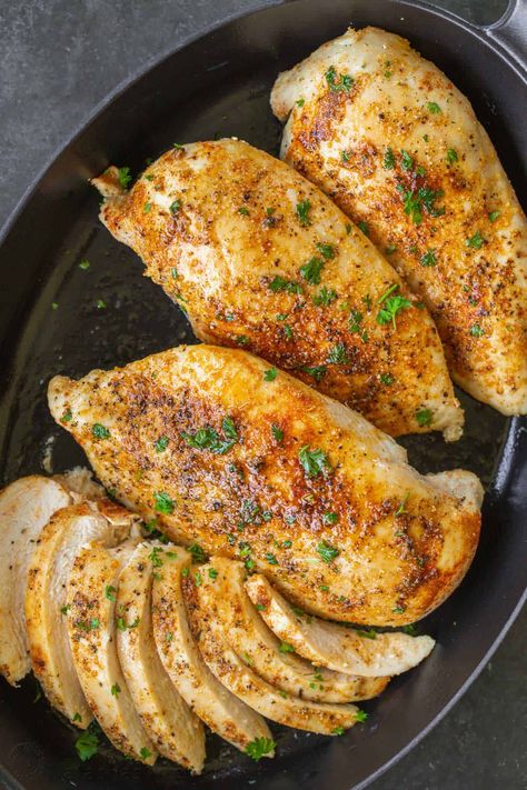 Juicy Oven Baked Chicken Breast Baked Boneless Chicken Breast, Chicken Shawarma Recipe, Dinner Favorites, Recipes Meat, Chicken Baked, Oven Baked Chicken Breasts, Ground Chicken Recipes, Fried Chicken Breast, Oven Baked Chicken