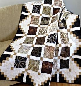 Simply Cool, a new quilt pattern by Diana, find it at www.PleasantValleyCreations.com. Directions include five sizes. Borders are created as the quilt top is pieced. Black And White Quilt, Colchas Quilting, Black And White Quilts, Quilt Modernen, Easy Quilt, Quilt Border, Easy Quilt Patterns, Pdf Quilt Pattern, Quilt Baby