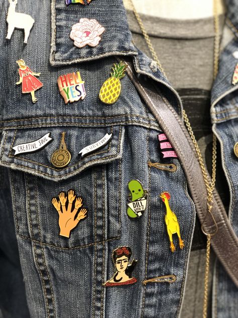 Teacher Jean Jacket, Diy Jean Jacket Ideas, Jean Jacket Ideas, Story Boarding, Pins On Denim Jacket, Jean Jacket Diy, Jacket Diy, Jacket Ideas, Diy Jacket