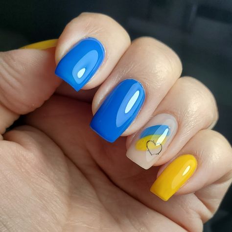 Украина Ukrainian Nail Designs, Ukrainian Nails, Nails Ukraine, Bright Gel Nails, Nail Art Designs Short Nails, Nail Art Designs Short, Short Nails Ideas, Football Nails, Art Pretty