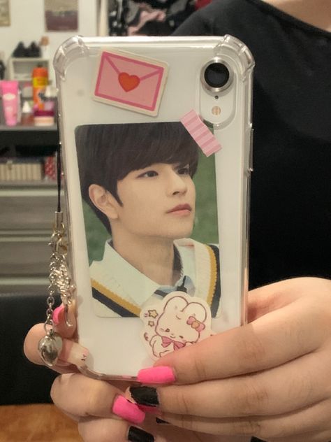 #straykids #seungmin #phonecase Seungmin Phone Case, Stay Core, Pc Design, Kpop Phone Cases, Kpop Enhypen, Charm Phone, Cute Phone Cases, Foto Bts, Phone Case Design