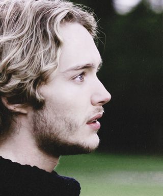 Tony Regbo, Francis Reign, Reign Mary And Francis, Reign Tv Show, Marie Stuart, Reign Mary, Toby Regbo, Mary Stuart, Mary Queen Of Scots