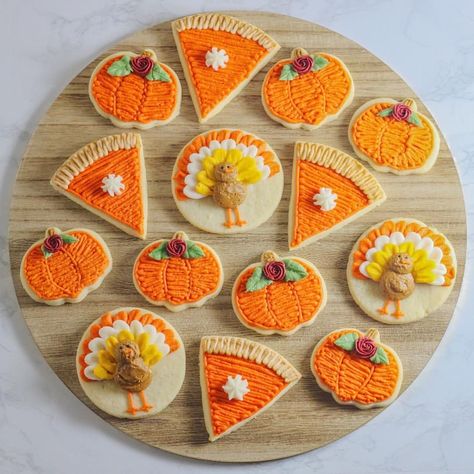 Thanksgiving Sugar Cookies Decorated Buttercream, Thanksgiving Cookies Decorated Buttercream, Thanksgiving Sugar Cookies Buttercream, Thanksgiving Buttercream Cookies, Thanksgiving Cakes Decorating, Thanksgiving Sugar Cookies, Turkey Sugar Cookies, Decorative Baking, Thanksgiving Cookies Decorated