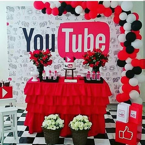 Youtube birthday party Youtube Party Decorations, Youtube Party Theme Kids, Youtube Themed Birthday Party, Youtube Birthday Party Ideas, Youtube Birthday Party, Youtube Award, Youtube Theme, Youtube Birthday, Youtube Party