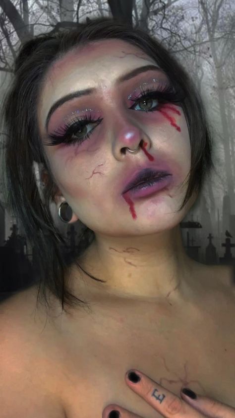 Zombie Girl Makeup, Glam Zombie, Pretty Zombie Makeup, Zombie Face Makeup, Cowgirl Makeup, Haunted House Makeup, Zombie Hair, Girl Halloween Makeup, Zombie Cheerleader