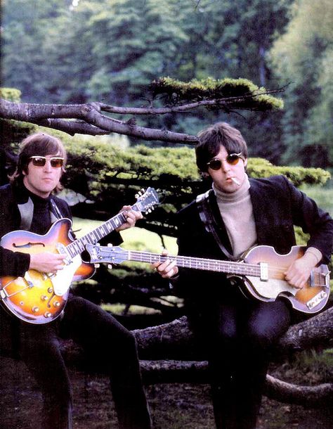 cool dudes Stuart Sutcliffe, Paperback Writer, John Lennon Paul Mccartney, Beatles Love, Lennon And Mccartney, Beatles Photos, Beatles Pictures, Beatles Fans, Beatles John