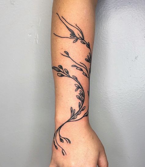 Sea Plant Tattoo, Leaves From The Vine Tattoo Avatar, Seaweed Tattoo Simple, Ocean Knee Tattoo, Seaweed Wrap Tattoo, Ocean Plant Tattoo, Seaweed Tattoo Sleeve, Ivy Wrapped Around Arm Tattoo, Seaweed Wrap Around Tattoo