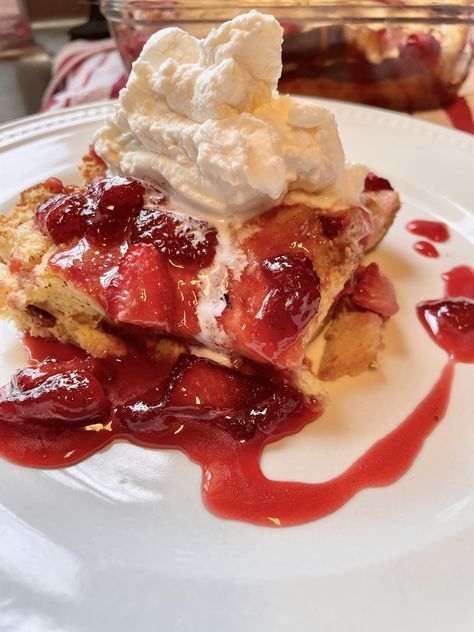 Strawberry And Cream French Toast, Fruit French Toast, Strawberries And Cream French Toast, Colorado Recipes, Cracker Barrel French Toast, Peach French Toast, Cracker Barrel Copycat Recipes, Strawberry French Toast, Recipes Brunch