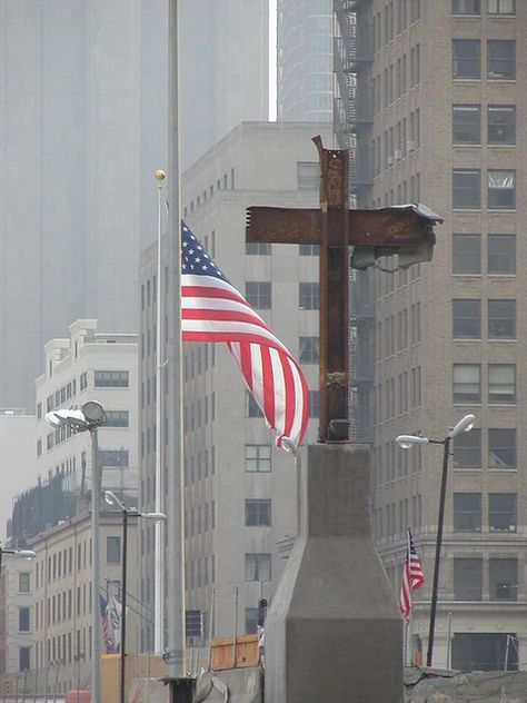 World Trade Center Attack, World Trade Center Nyc, Patriotic Pictures, Ground Zeroes, Save America, I Love America, Ground Zero, American Flags, Steel Cross