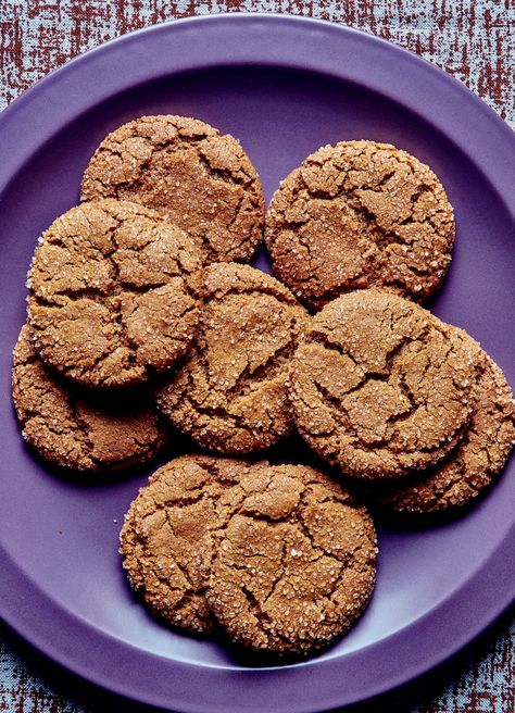 Chewy Molasses Spice Cookies Dessert Person, Claire Saffitz, Molasses Cookies, Spice Cookies, Nigella Lawson, Crumble Topping, New Cookbooks, Chewy Cookie, Easy Baking Recipes