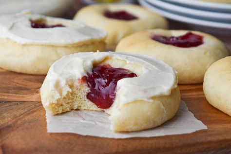 Best Homemade Kolaches • Dance Around the Kitchen Homemade Kolaches, Creamy Vanilla Frosting, Dance Around The Kitchen, Kolache Recipe, Peach Muffins, Kolaches Recipe, Popular Cookies, Breakfast Goodies, Fruit Filling