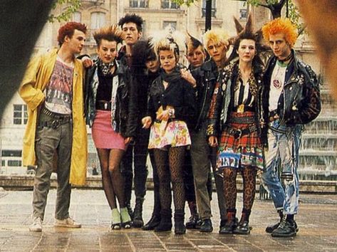 British Punk Fashion, 80s Punk Fashion, Punks 70s, 80’s Punk, Punk Mode, Punk 80s, Cultura Punk, Estilo Punk Rock, 90s Punk