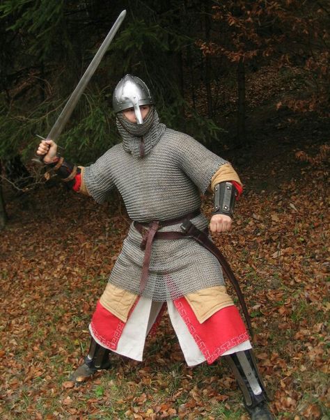 Normandische soldaat! Toffe outfit :) heel basic, doch heel herkenbaar Norman Armor, Saxon Armor, Norman Warrior, Medieval Chainmail, Norman Knight, Century Armor, Historical Warriors, High Middle Ages, Minecraft Medieval