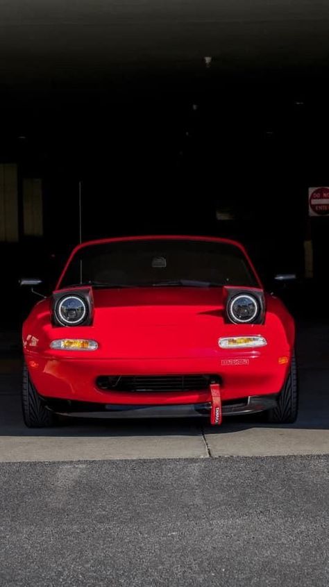 Mazda Miata Wallpaper, Cars Affordable, Suburban Aesthetic, Midwest Aesthetic, Miata Car, Affordable Sports Cars, American Aesthetic, Mx5 Miata, Mobil Drift