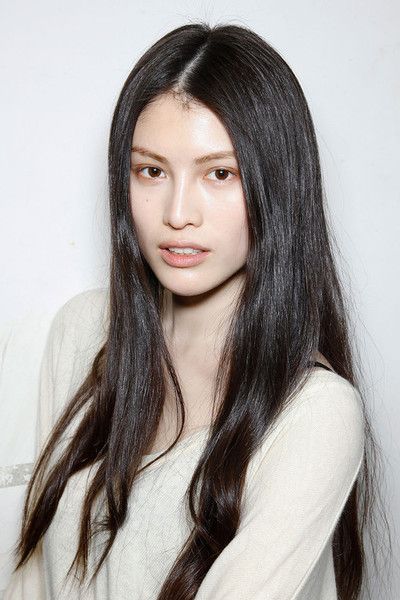 Sui He Sui He, Tousled Hair, Feminine Beauty, Perfect Skin, Beauty Inspiration, Pretty Face, Beauty Women, Asian Beauty, Black Hair