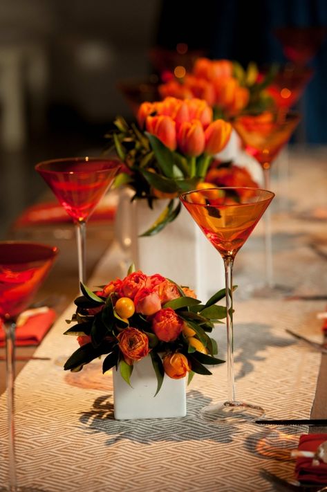 Flowers In Vases, Deco Orange, Tafel Decor, Orange Table, Beautiful Tablescapes, Pretty Tables, Gala Dinner, Orange Wedding, Wedding Chicks