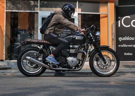 Triumph Thruxton 900 Custom, Triumph Thruxton 900, Thruxton 900, Cafe Moto, Custom Triumph, Triumph Cafe Racer, Modern Bike, Triumph Bikes, Scrambler Custom