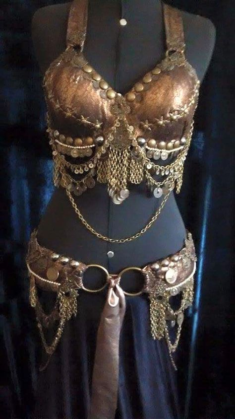 Bellydance Costume, Mode Steampunk, Dancing Costumes, Belly Dancing Classes, Belly Dance Outfit, Belly Dance Costume, Desi Wedding, Belly Dancing, Belly Dance Costumes