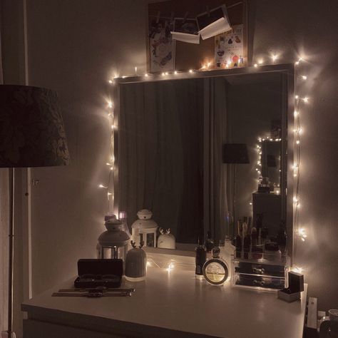 Fairy Light Mirror, Fairy Lights Around Mirror, Fairy Lights Mirror, Bathroom Dream, Lights Around Mirror, Lights Mirror, Fairy Lights Bedroom, Bedroom Idea, Vanity Decor