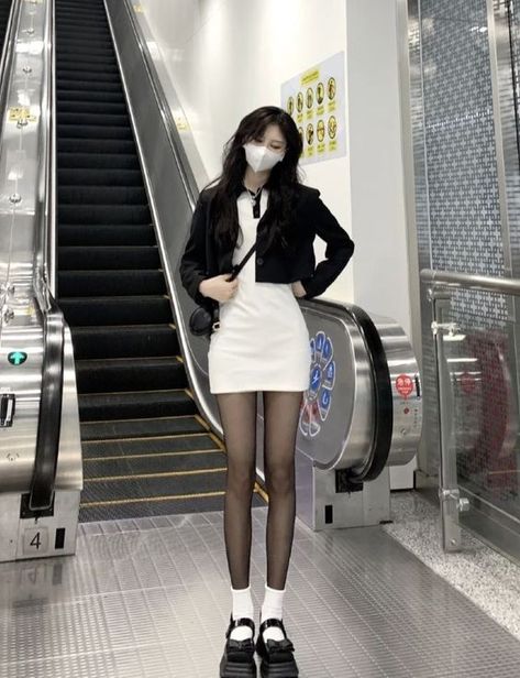 Korean Stockings Outfit, White Dress With Stockings Outfit, Chopstick Legs Outfit, Black Stockings Outfit, Stocking Outfit, Dress With Stockings Outfit, Legs Outfit, Rok Mini, Outfit Korean Style