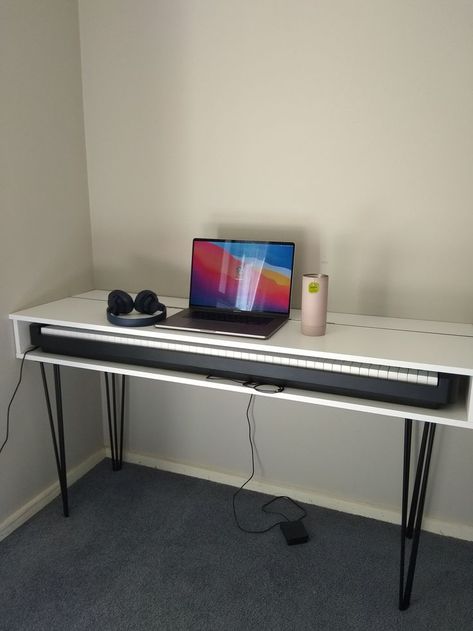 Piano Table Ideas, Flip Top Desk, Piano Table, Piano Desk, Music Desk, Home Studio Music, Woodworking Plans Diy, Digital Piano, White Desks