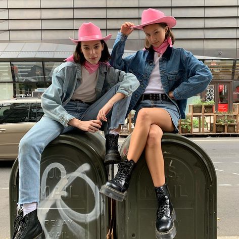 Amata Alpisbaeva 🕺 on Instagram: “Brandy girls? More like COWgirls!” Halloween Cowgirl Costumes, Cowboy Costume Women's, Cowgirl Costume Women, Cowgirl Costume Kids, Cowgirl Costume For Women, Cowgirl Costume Diy, Cowgirl Costume Halloween, Cowgirl Halloween Costumes, Costume College