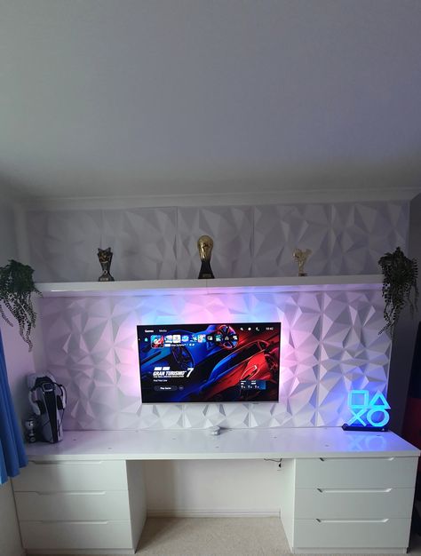 Gaming Wall Panels, White Rgb Gaming Setup, White Set Up Gaming, Floating Gaming Desk, Ikea Gaming Room, Office Ideas Cozy, White Gaming Room, Minimalist Home Office Ideas, White Gaming Pc