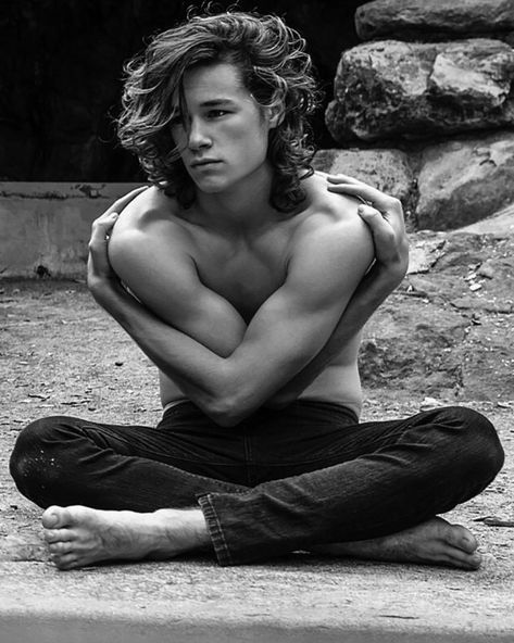 Kyle Allen, A Knight's Tale, Teen Boy, Celebrities Male, Mens Hairstyles, Beautiful People, Long Hair, Dancer, Long Hair Styles