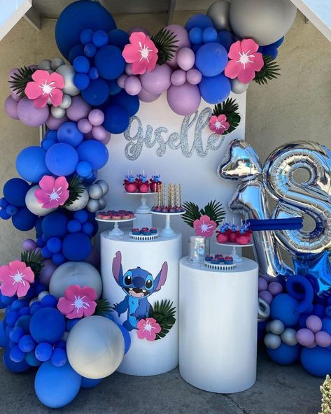 Ideas para fiesta de Stitch | Guía para decorar cumpleaños Lilo And Stitch Cake, Stitch Party, ليلو وستيتش, Lilo And Stitch Merchandise, Stitch Cake, Lilo Und Stitch, Gender Reveal Party Theme, Disney Birthday Party, Kids Themed Birthday Parties