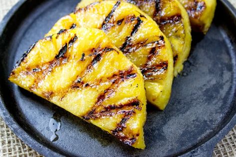 Easy Brown Sugar Grilled Pineapple made in a grill pan is the quintessential side dish to any summer dishes you're making. When grilled the pineapple gets soft, tender and melts in your mouth! Healthy Grilled Recipes, Grilled Pineapple Recipe, Easy Bbq Side Dishes, Pineapple Recipe, Grilling Recipes Sides, The Stay At Home Chef, Healthy Grilled, Grilled Recipes, Stay At Home Chef