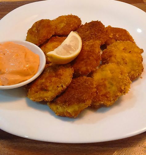 Deep Fried Crab Cakes, Crab Cakes Recipe Best, Fried Crab Cakes, Fried Crab, Crab Cake Recipe, Best Seafood Recipes, Fried Foods, Crab Meat, Sea Food