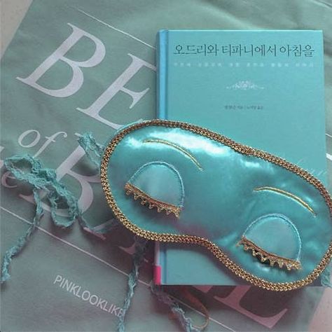 Breakfast At Tiffany's Quotes, Breakfast At Tiffany's Costume, Diy Sleep Mask, Fashion Designer Quotes, Sleeping Masks, Tiffany Blue Color, Hello People, Holly Golightly, Sleep Masks