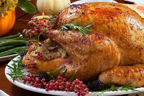 Milo's Sweet Tea Turkey Brine Recipe Is a Chef's Kiss From the South #30secondmom Tea Brined Turkey, Sweet Tea Turkey Brine, Sweet Tea Brined Turkey, Turkey Brining, Pecan Cobbler Recipe, Thanksgiving Menus, Turkey Brine Recipe, Brine Recipes, Macaroni And Cheese Casserole