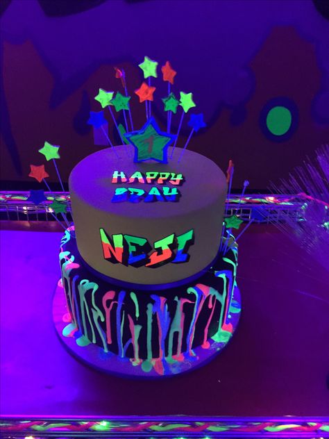 Glow in the dark cake at Max Adventures Party Place Glow In The Dark Cake Ideas, Glow Party Cake Ideas, Neon Cakes Glow Birthday Parties, Glow In The Dark Cake, Glo Party, Bar Themes, Neon Birthday Cakes, Dark Cake, Neon Pool Parties