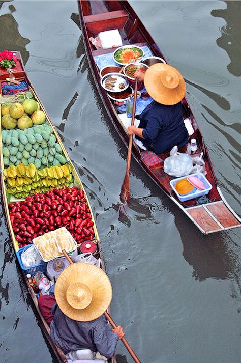 Vietnamese Floating Market, Bangkok Floating Market, Thai Floating Market, Tamil New Year Greetings, Travelling Couple, Thailand Floating Market, Floating Market Bangkok, Thai Boat, Clouds Wallpaper Iphone